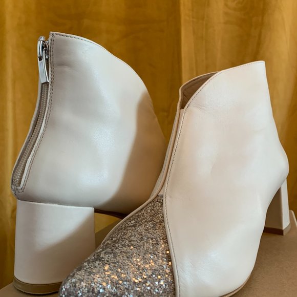 white leather booties size 10 wide-width - Picture 6 of 6